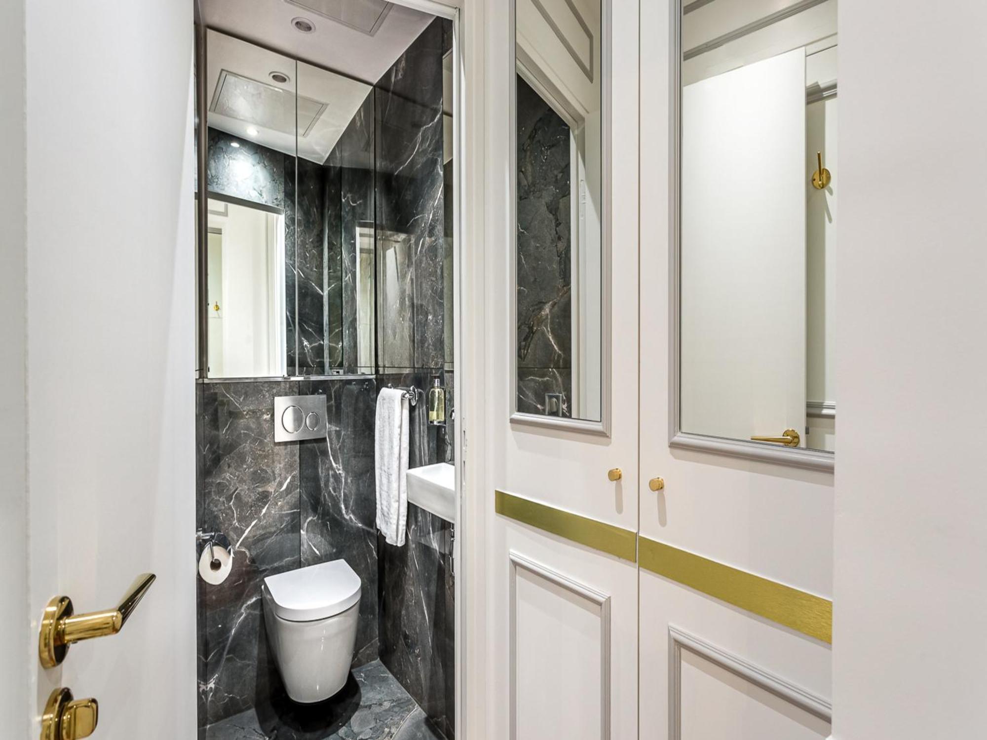 Luxury 2 Bedroom With Balcony - Louvre&notre Dame * Paris