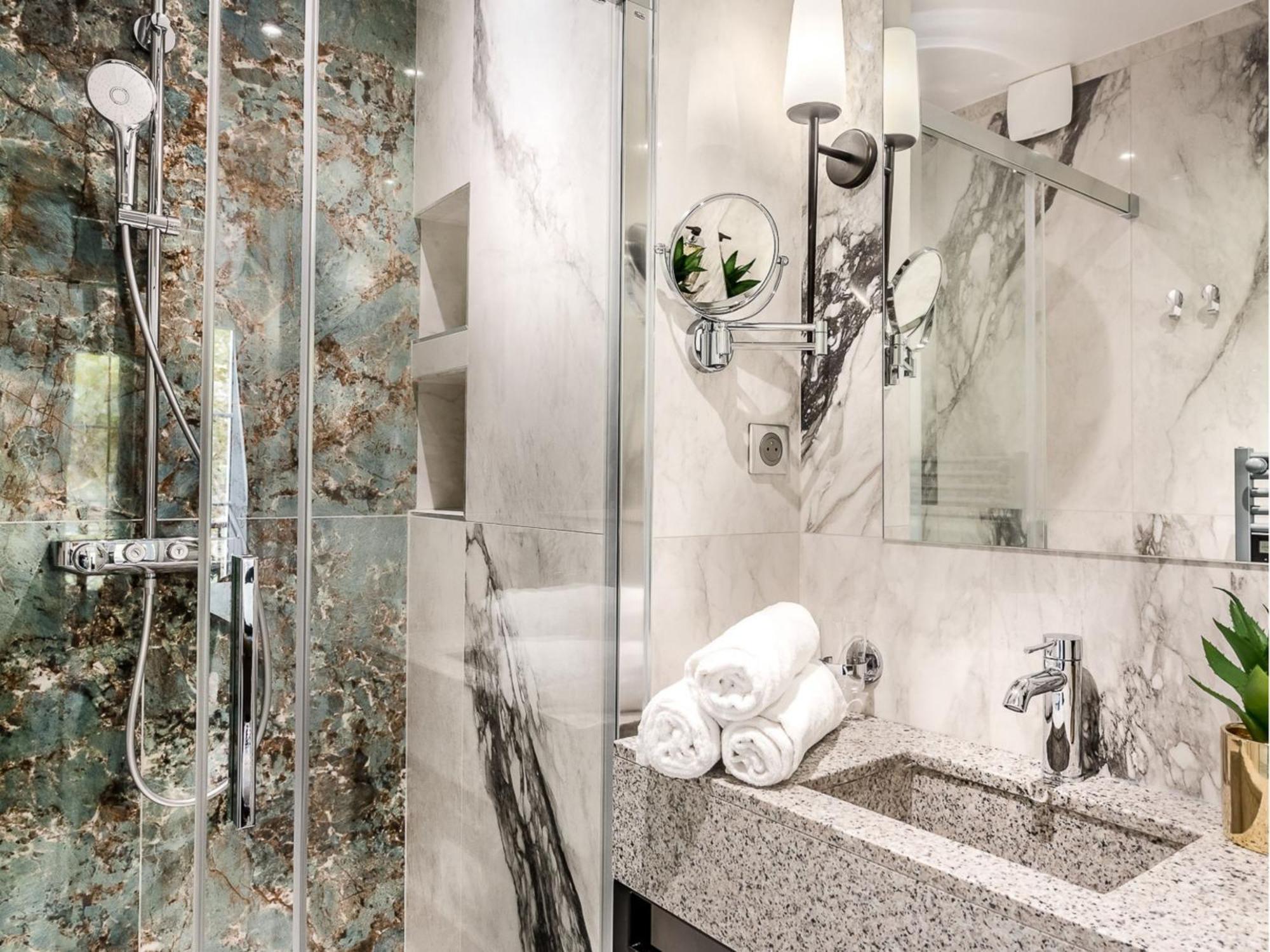 Luxury 2 Bedroom With Balcony - Louvre&notre Dame Paris
